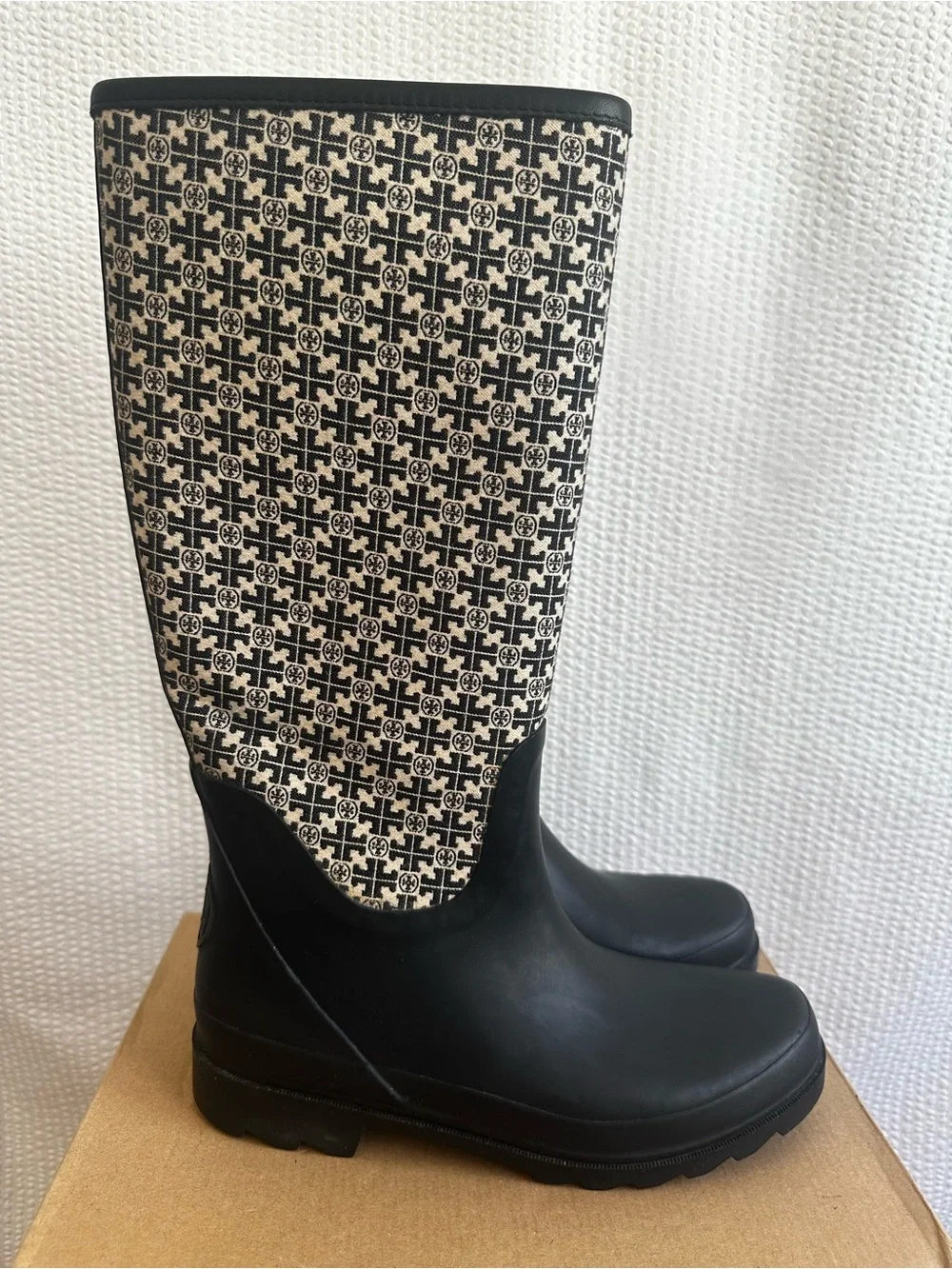Tory Burch T Monogram Hurricane Tall Rain Boots Waterproof Black Cream Size 9